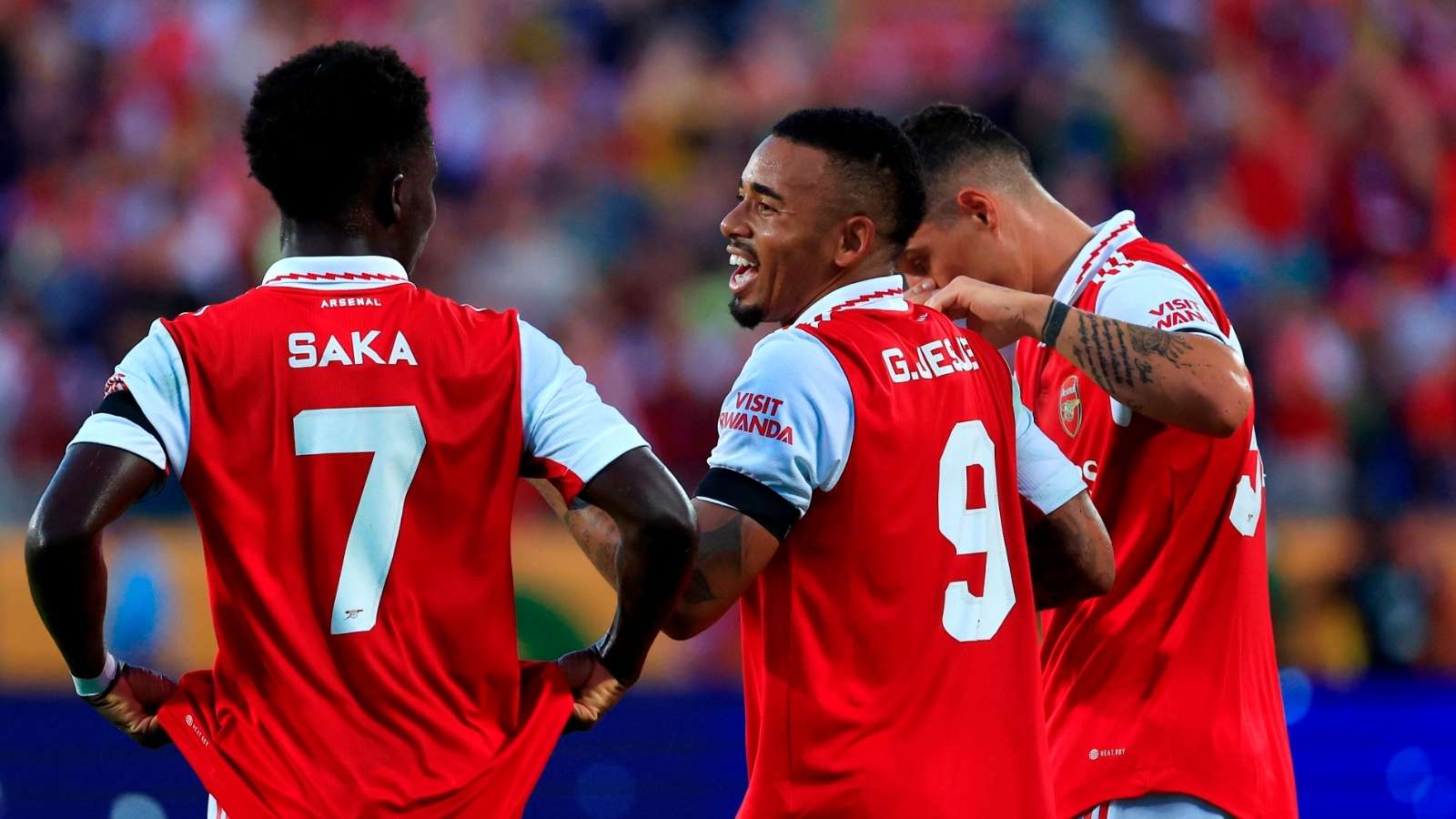 皇马小将表态：虽忠于皇马，仍尊梅西为足坛第一人！